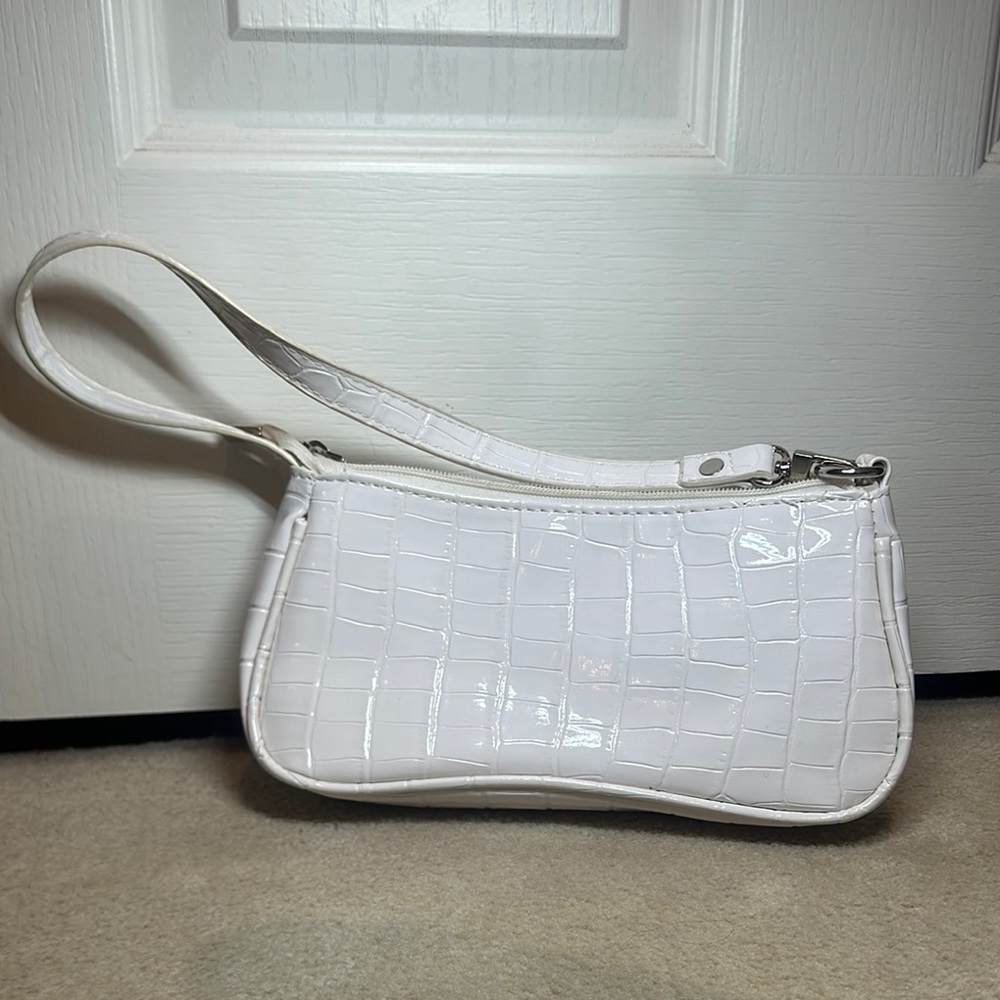 Elegant White Croc-Embossed Women's Bag
